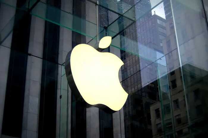 Акции Apple резко упали на фоне угроз пошлин от президента США Трампа