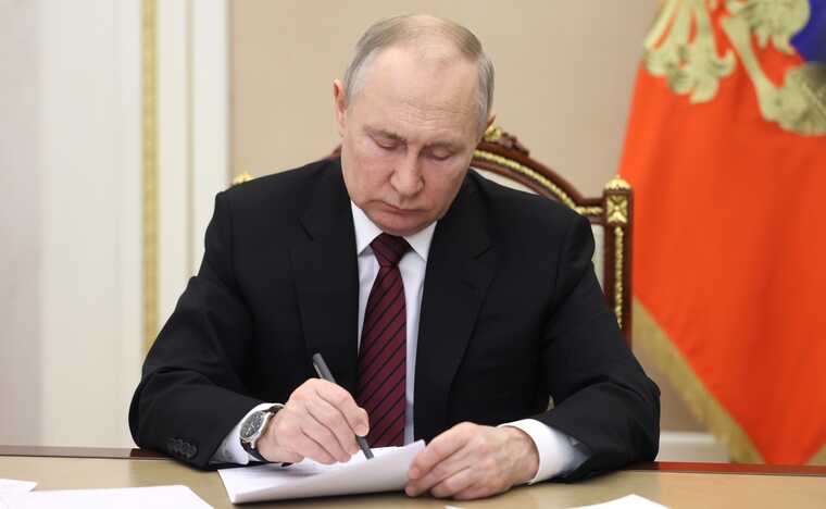 Власти готовятся отбирать имущество у уехавших россиян за критику Путина
