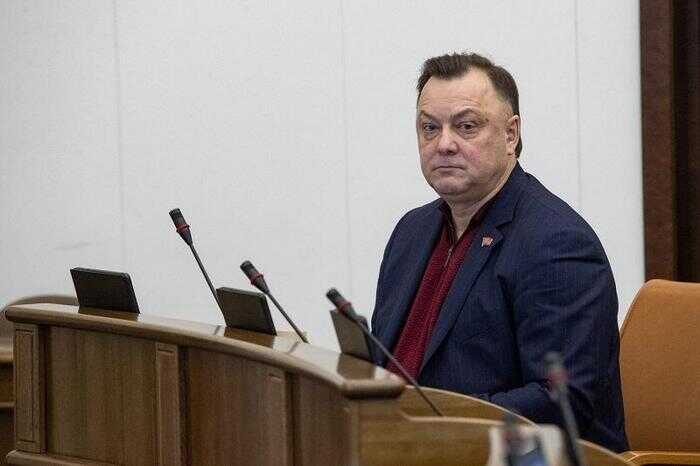 Глава фракции КПРФ Красноярского края Александр Бойченко покидает агрокомитет на фоне миллиардных судебных исков