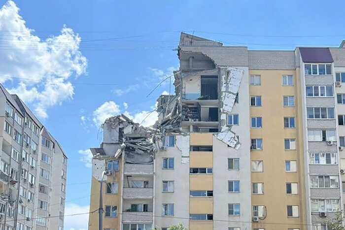 Правоохранительные органы пока не торопятся с официальным заключением о причинах взрыва в жилом доме в Саратове