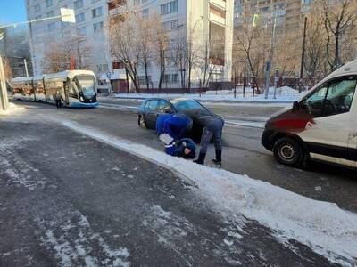 Оппозиционного поэта Льва Рубинштейна сбила машина в Москве kkiqqqidrritkrt qixriqrriddglv