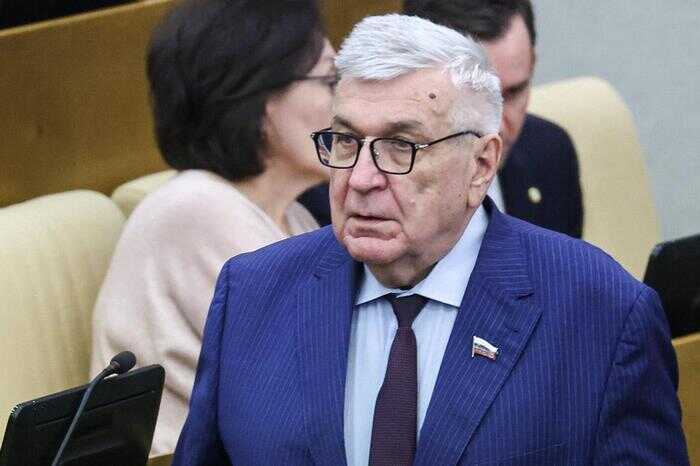 Как умерший депутат Михаил Тарасенко успел проголосовал 11 раз в день своей смерти